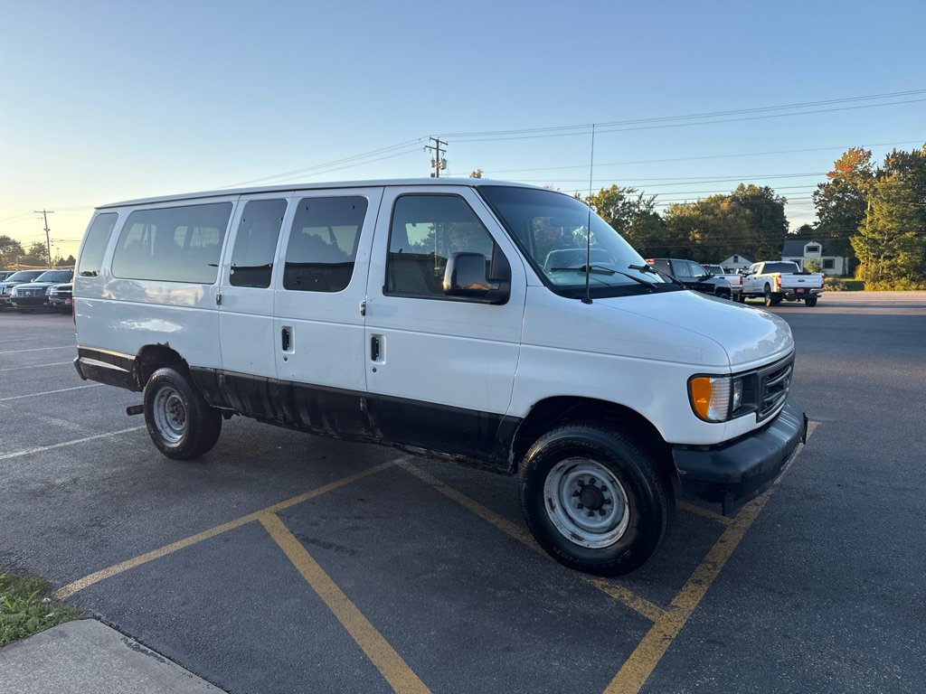 Used 2003 Ford E-350 and Econoline 350 XL RWD image 4