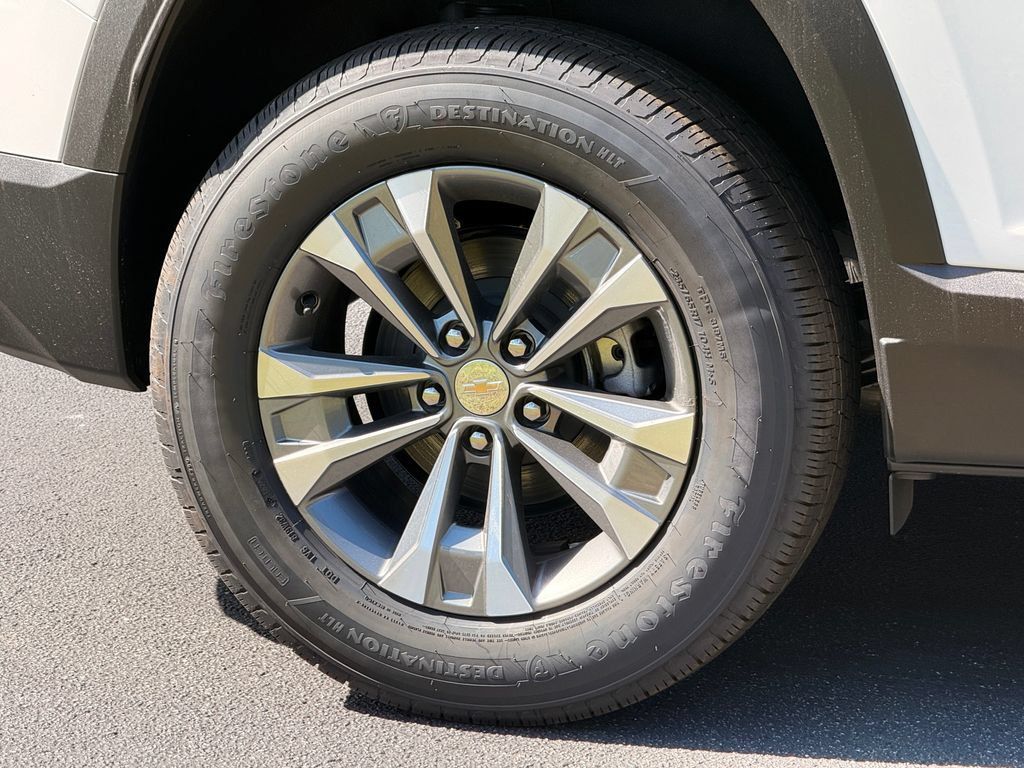New 2027 Chevrolet Equinox LT w/ Safety and Technology Package FWD image 9