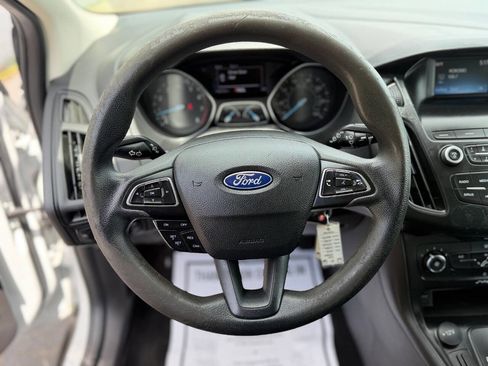 Used 2018 Ford Focus SE FWD image 13