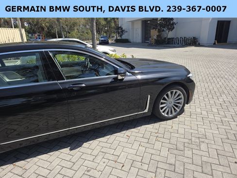 Used 2020 BMW 740i w/ Premium Package image 29