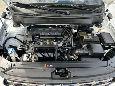 Used 2025 Hyundai Venue SEL image 33