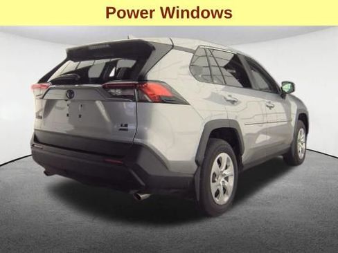 Used 2025 Toyota RAV4 LE AWD/4WD image 5