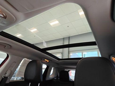 Used 2018 Jeep Compass Limited w/ Navigation Group FWD image 11