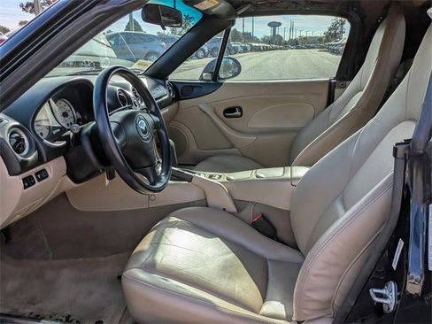 Used 2003 MAZDA MX-5 Miata Base image 13