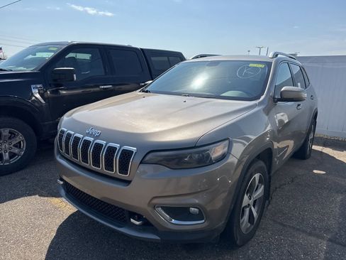 Used 2021 Jeep Cherokee Limited w/ Elite Package image 2