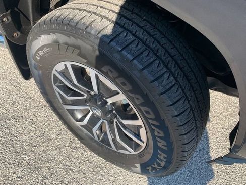 Used 2021 Toyota Tacoma TRD Sport w/ Technology Package AWD/4WD image 9