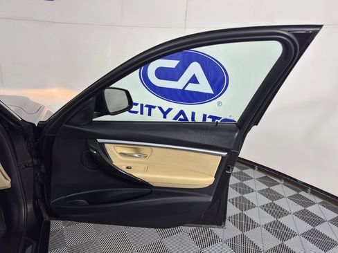 Used 2017 BMW 330e image 39