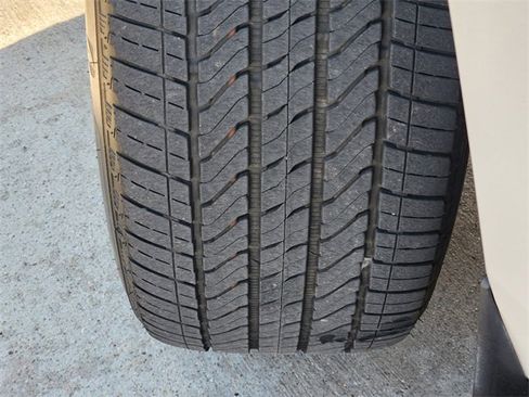 Used 2024 GMC Yukon Denali Ultimate w/ LPO, Floor Liner Package image 11