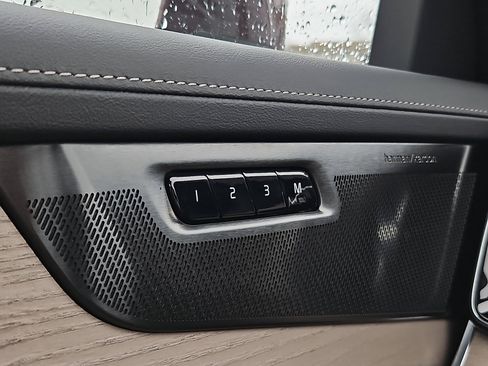 New 2026 Volvo XC90 B5 Plus w/ Protection Package Premier AWD/4WD image 19