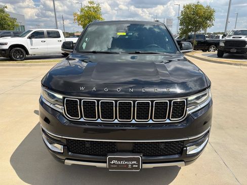 Used 2024 Jeep Wagoneer Series II w/ Flexible Seating Group RWD image 8