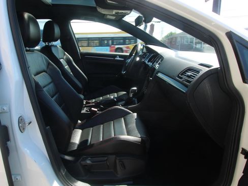 Used 2017 Volkswagen GTI Autobahn FWD image 10