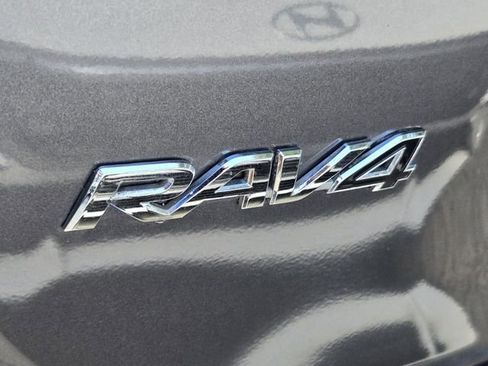 Used 2016 Toyota RAV4 XLE FWD image 9