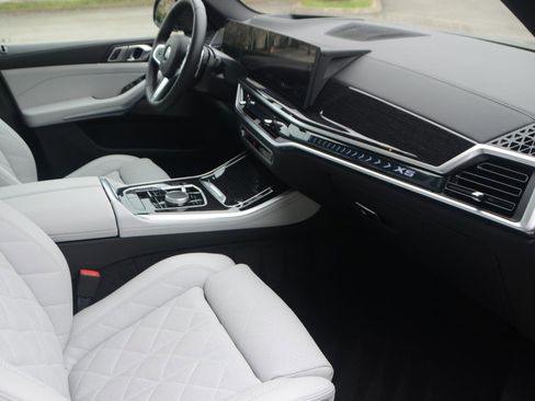 Used 2026 BMW X5 xDrive40i AWD/4WD image 4