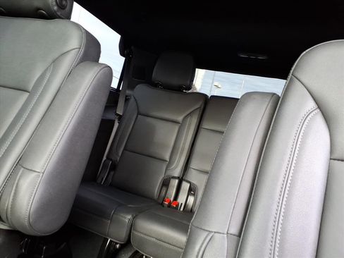 Used 2021 Chevrolet Tahoe Z71 w/ Z71 Off-Road Package image 9