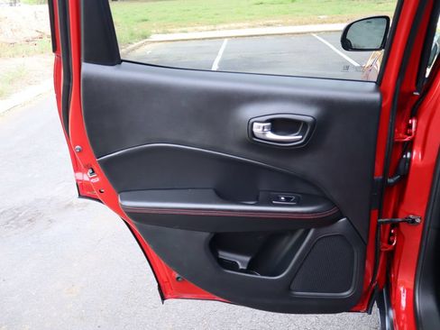 Used 2018 Jeep Compass Trailhawk AWD/4WD image 24