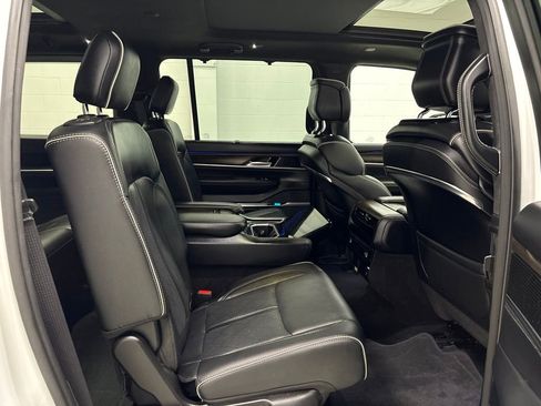 Used 2023 Jeep Grand Wagoneer Series II AWD/4WD image 33