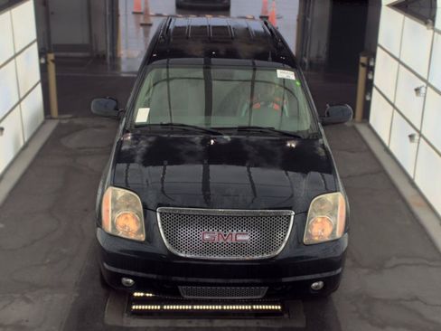 Used 2007 GMC Yukon SLT w/ SLT Preferred Equipment Group RWD image 2