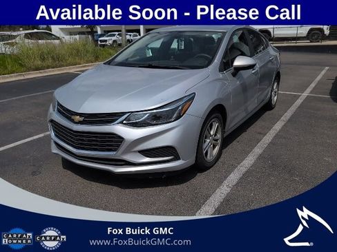 Used 2017 Chevrolet Cruze LT w/ Convenience Package FWD image 1