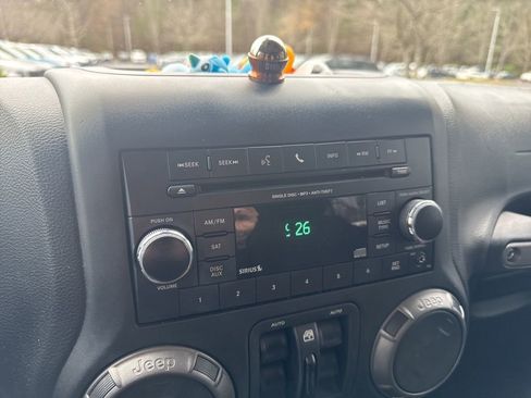 Used 2018 Jeep Wrangler Unlimited Sport S image 4