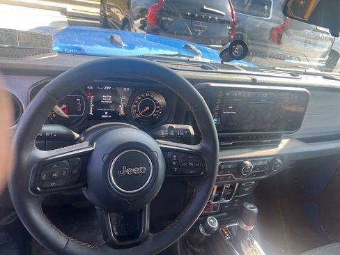 Used 2024 Jeep Wrangler Willys image 7