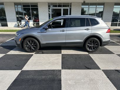 Used 2024 Volkswagen Tiguan SE