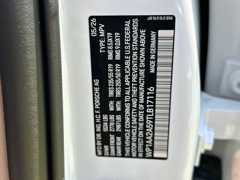 New 2026 Porsche Macan AWD/4WD image 32