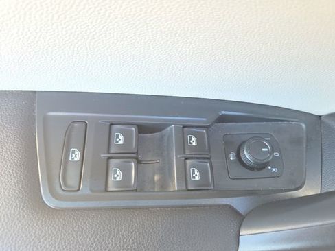 Used 2023 Volkswagen Tiguan S image 17