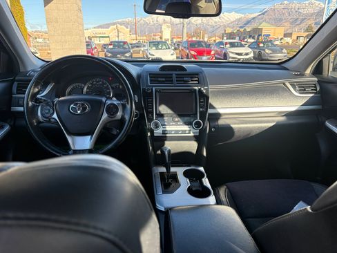 Used 2014 Toyota Camry SE image 10