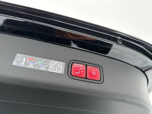 Used 2026 Mercedes-Benz GLC 300 4MATIC image 22