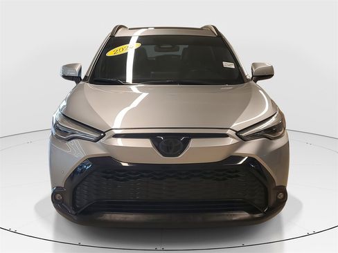 Certified 2023 Toyota Corolla Cross XSE w/ Convenience Package image 2