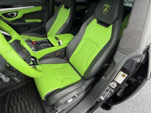 Used 2022 Lamborghini Urus image 24