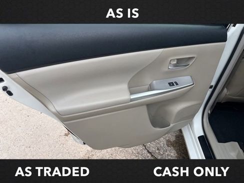 Used 2014 Toyota Prius V Five image 28