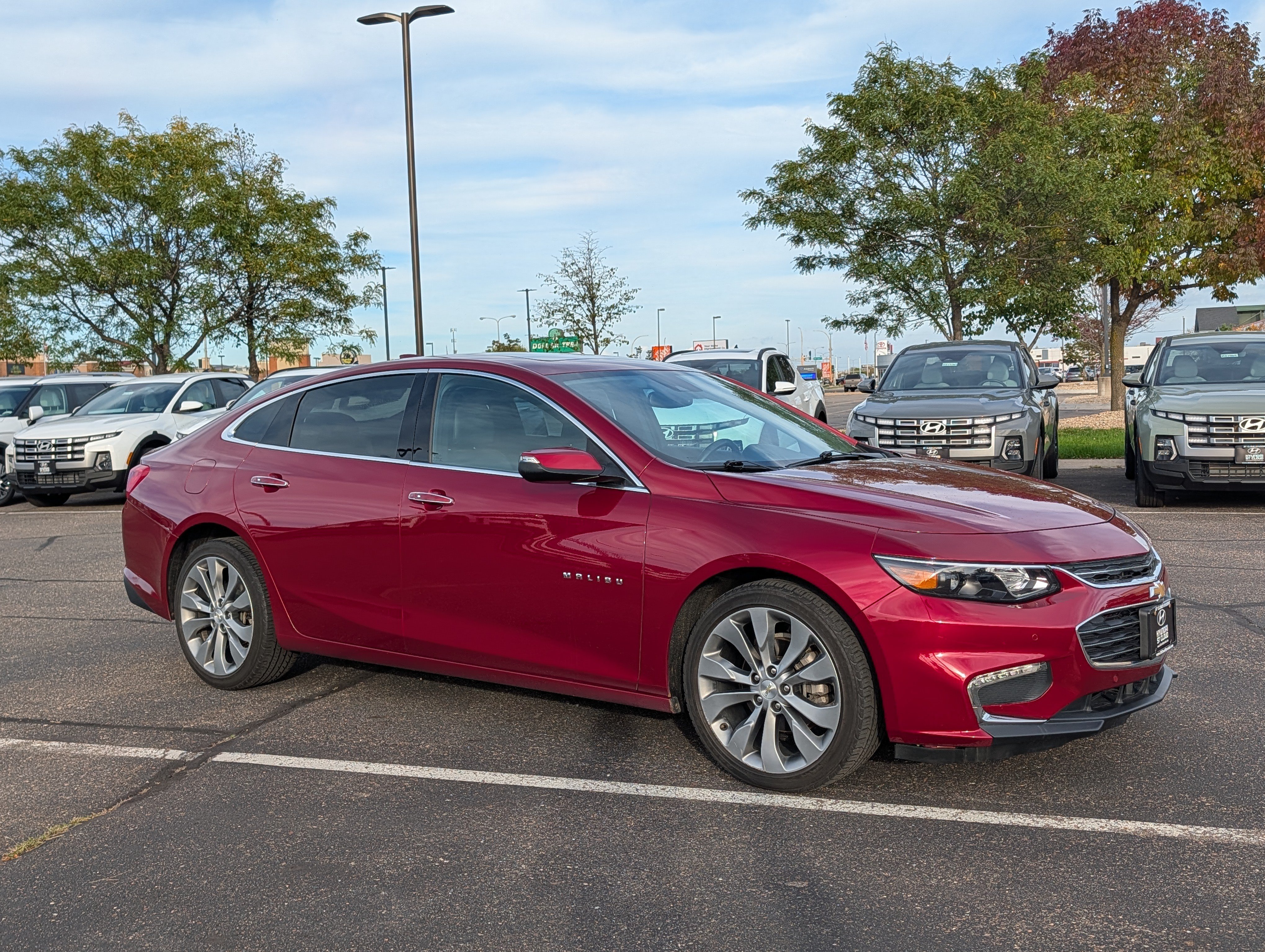 Used 2018 Chevrolet Malibu Premier w/ Premier Sun and Wheel Package FWD image 7