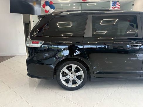 Used 2015 Toyota Sienna SE w/ SE Preferred Package FWD image 8