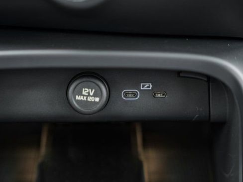 New 2026 Volvo XC40 B5 Plus w/ Protection Package Premier image 24