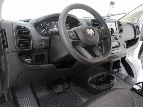 Used 2025 RAM ProMaster 2500 w/ Convenience Group image 8