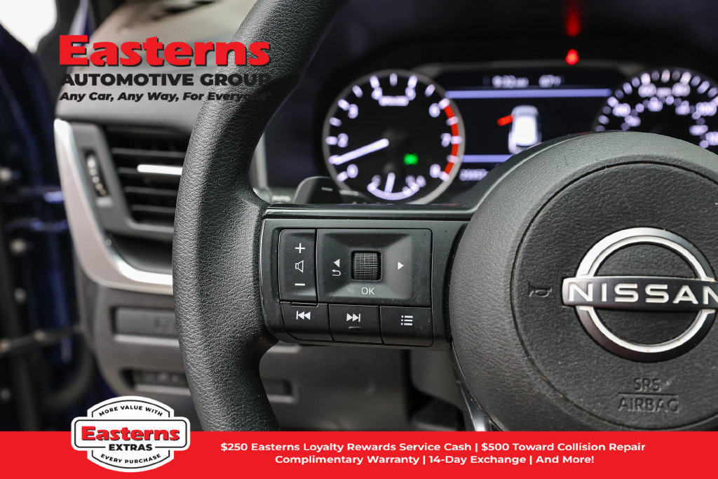 Used 2023 Nissan Rogue S AWD/4WD image 16