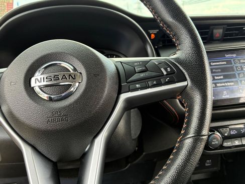 Used 2021 Nissan Kicks SR w/ SR Premium Package FWD image 24