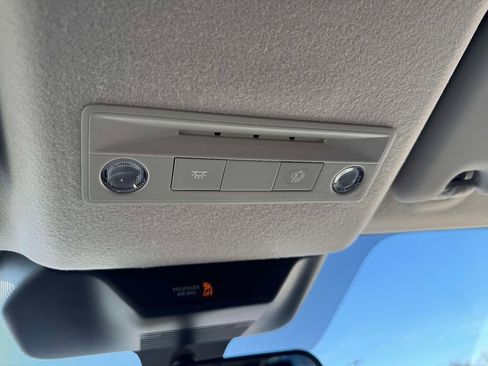 Used 2025 Nissan Kicks SV image 29