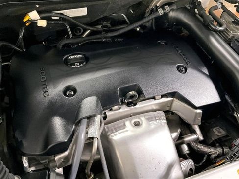 Used 2020 Chevrolet Equinox LT image 31