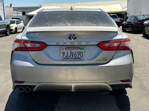 Used 2020 Toyota Camry SE w/ Carpet Mat Package FWD image 6