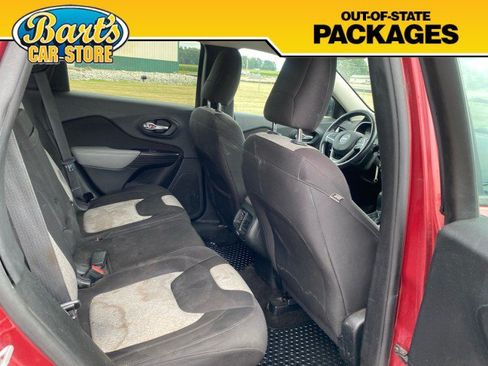 Used 2014 Jeep Cherokee Sport w/ Cold Weather Group FWD image 9