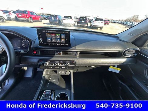 Certified 2025 Honda Pilot Touring image 19