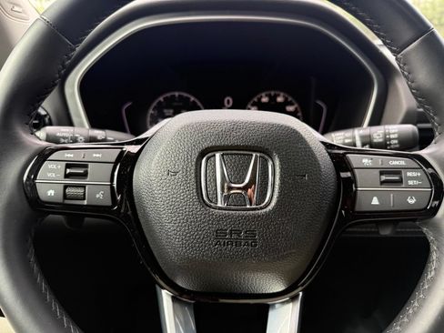 Used 2025 Honda Pilot Touring image 20