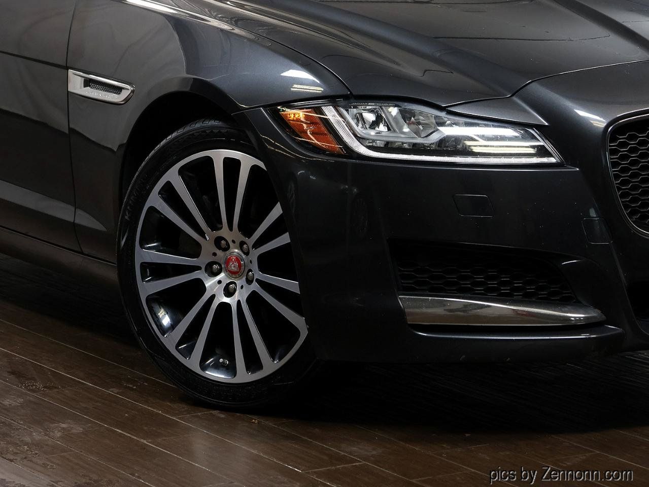 Used 2020 Jaguar XF Prestige AWD/4WD image 3