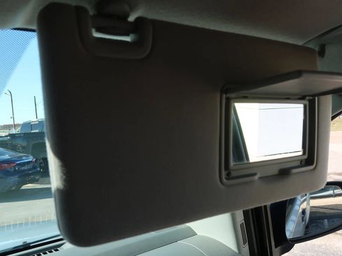 Used 2019 Nissan Frontier SV image 34