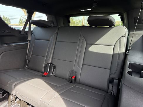 New 2026 Chevrolet Suburban LT image 19