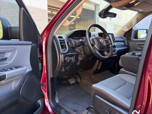 Used 2019 RAM 1500 Big Horn AWD/4WD image 10