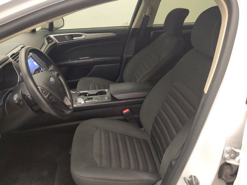 Used 2019 Ford Fusion SE FWD image 17