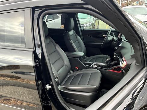 Used 2023 Chevrolet TrailBlazer RS w/ Technology Package image 11